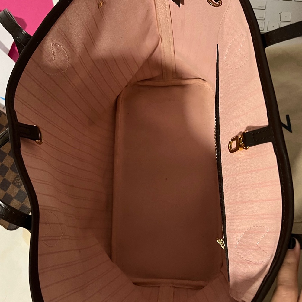 Louis Vuitton Neverfull MM - Picture 5 of 13